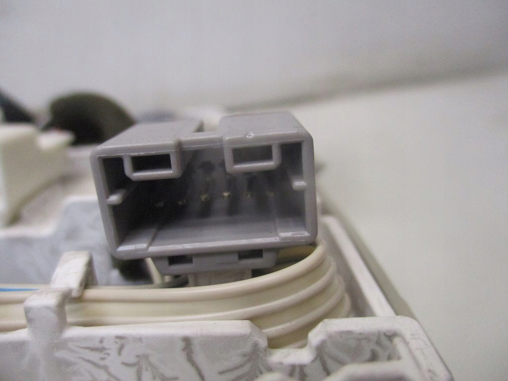 фото №9, Лампа освещение кабины бардачок murano z51