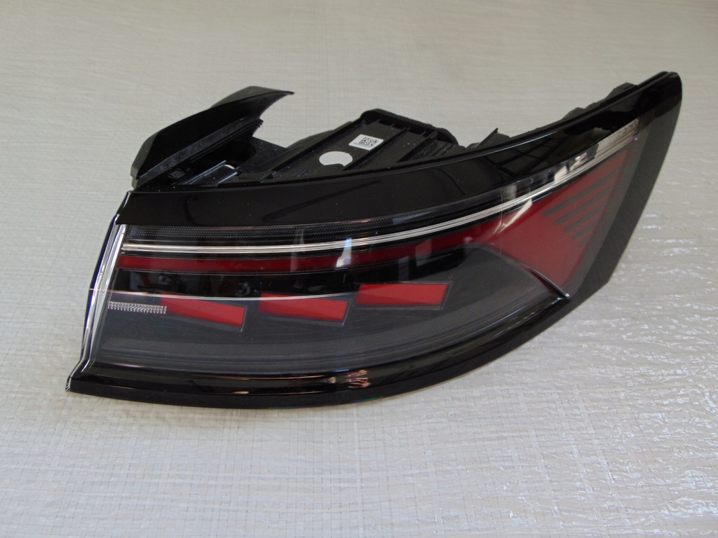 фото №1, Vw arteon lift лампа правая задняя 3g8945208l