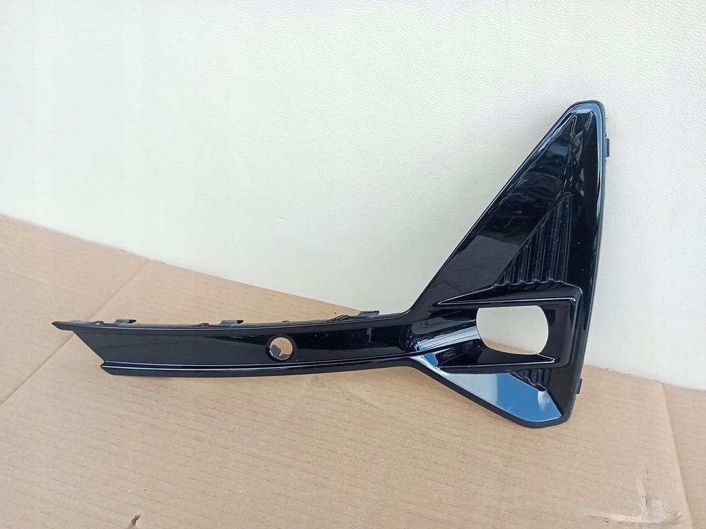 фото №1, Polestar ii решётка левая w бампер передний 31663680