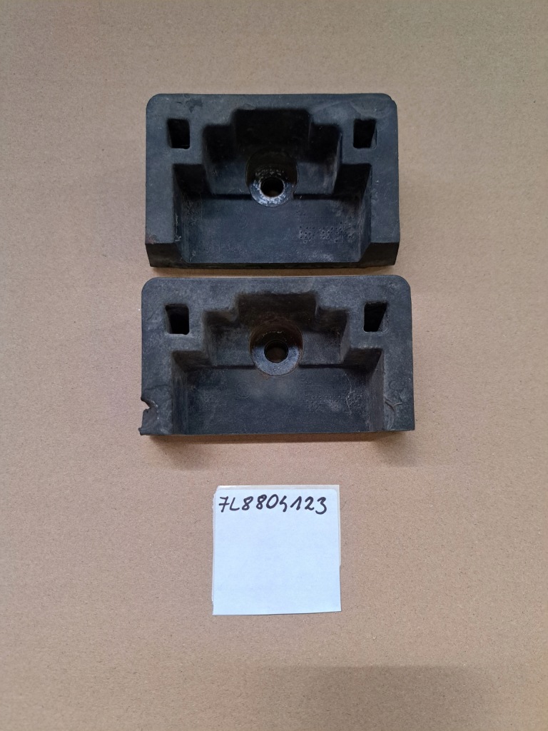 фото №1, Кронштейн опора pod домкрат audi q7 4l lift 7l8804123