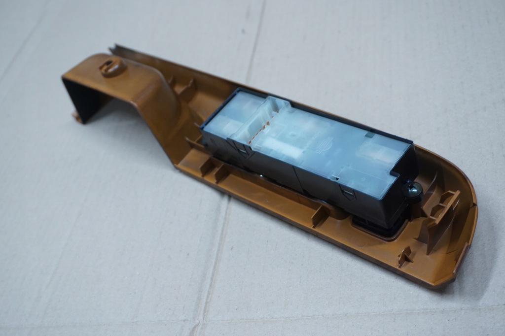 фото №8, Nissan patrol панель перемикач вікон лівий 5d y61 2,8 tdi