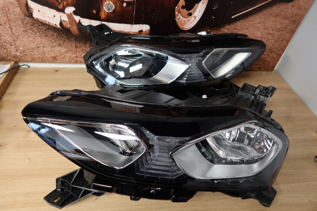 фото №1, Citroen ds3 crossback левая i правая обычная лампа