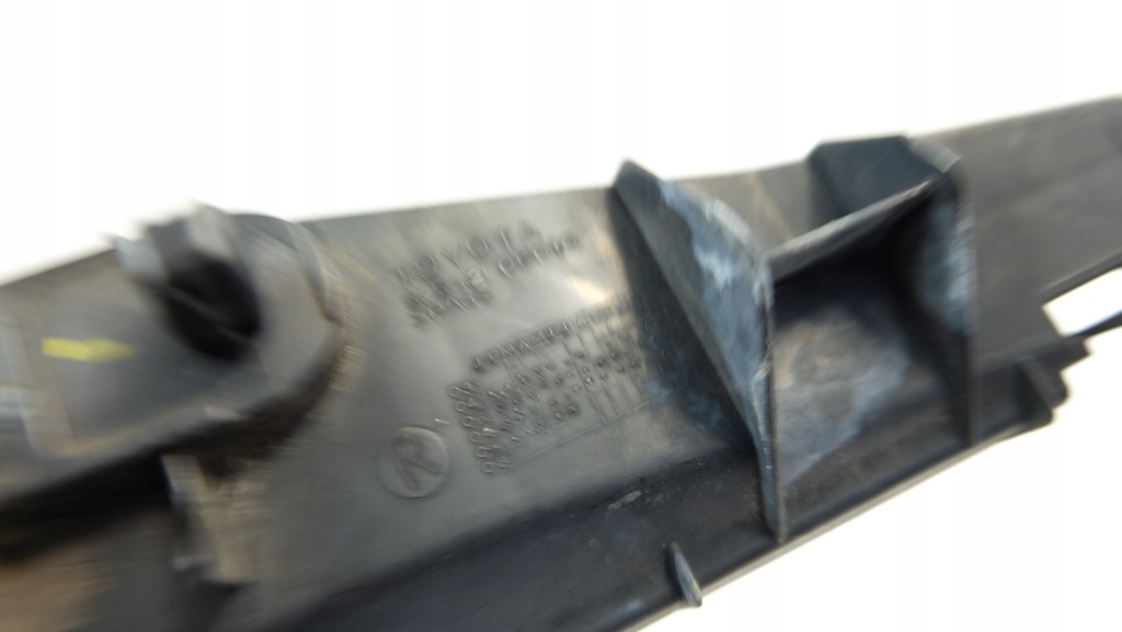 фото №8, Toyota corolla verso ii направляющая бампера правый задняя 525620f010