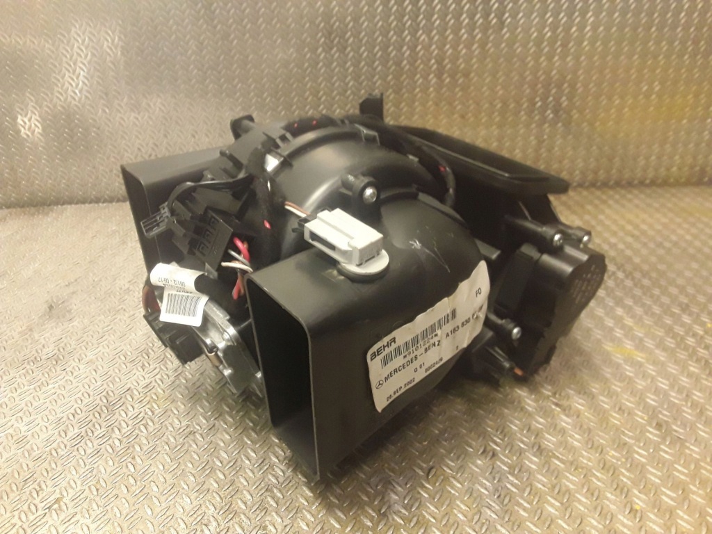 фото №1, Воздуходувка задняя 1638300308 mercedes ml w163 lift
