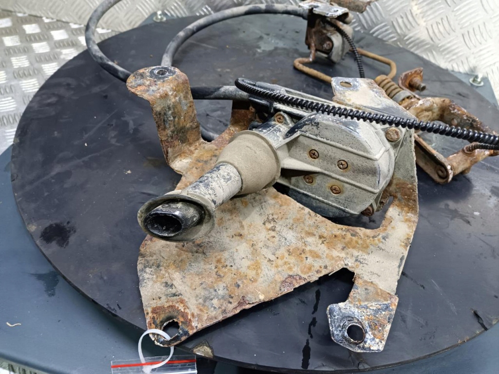 фото №3, Opel combo van підйомник колеса запасного