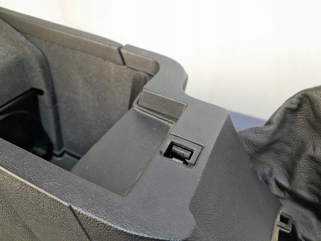 фото №10, Citroen c5 iii sedan подлокотник туннель средний