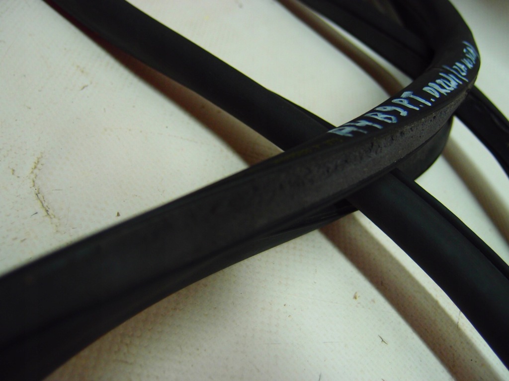 фото №7, Прокладка двері правий задня audi a4 b9 8w9839912