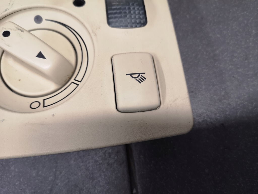 фото №5, Лампа потолочный audi a6 c5 4b0947303j