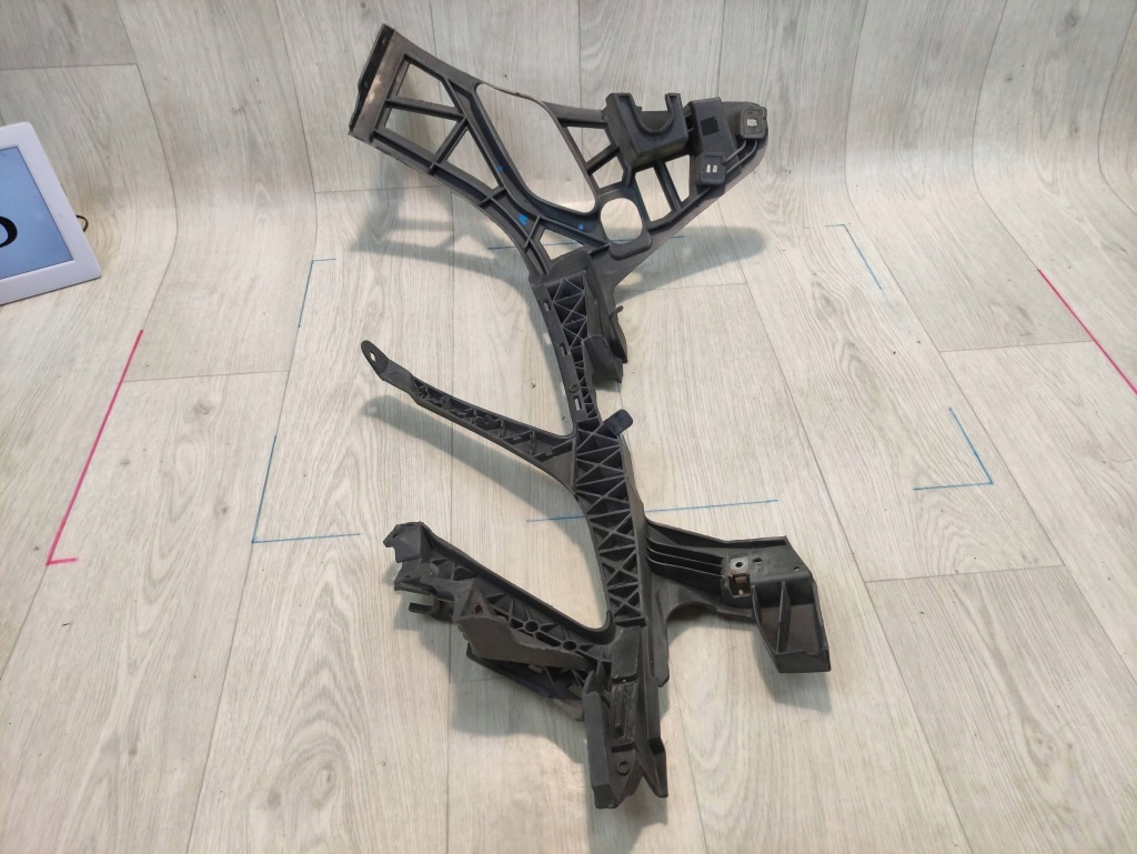 Mercedes e-klasa w323 направляющая кронштейн бампера правый перед a2128852265 Цена