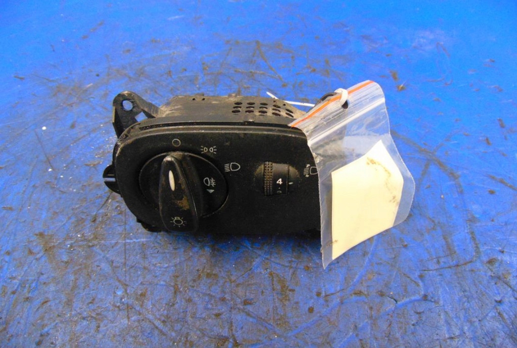 Купити Ford transit connect 1.8tdci вимикач світла yc1t13a024bb