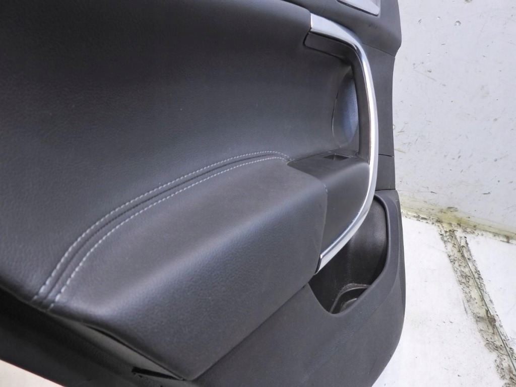 Обивка дверь левый задний  opel insignia a универсал 13277427 с Разборки