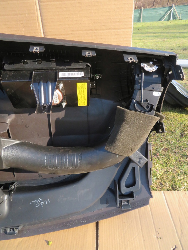 фото №12, Hyundai i20 08-15 панель приладів консоль подушка безпеки ремені 97350-1j000