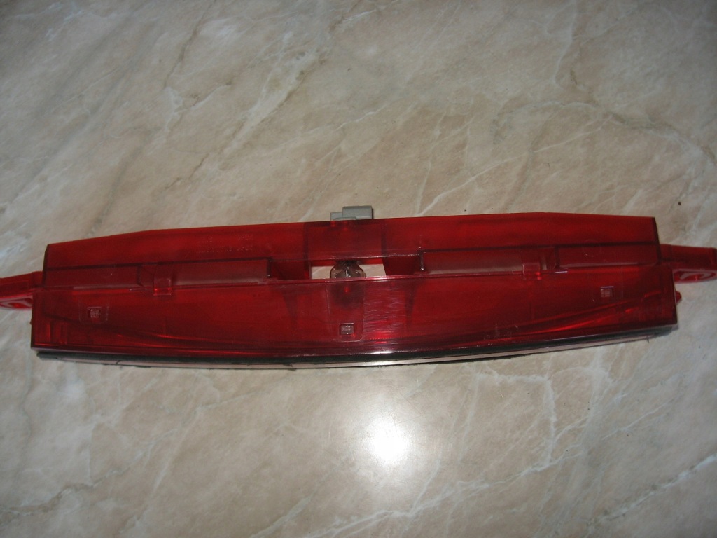 фото №2, Третій світло стоп mazda 6 hb 02-08