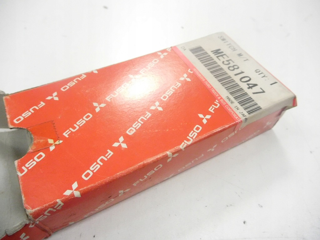 фото №8, Выключатель датчик света задняя mitsubishi l200 pajero оригинальный номер me581047