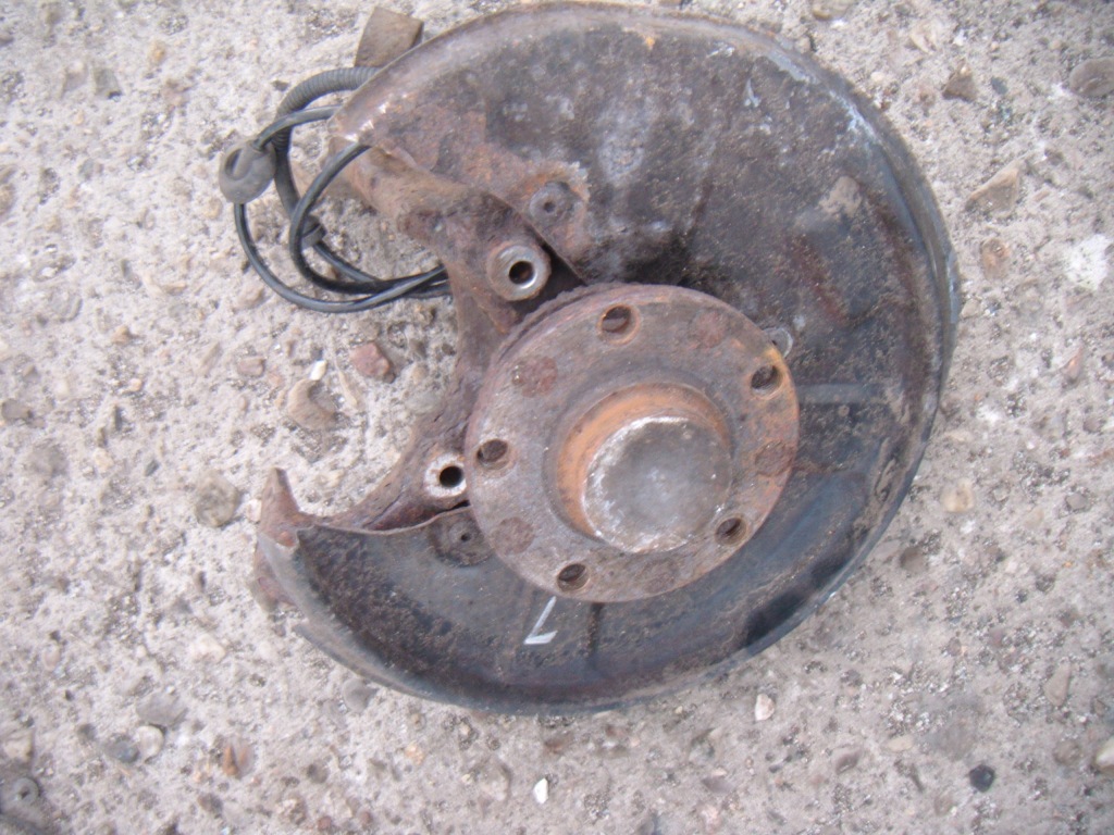 фото №1, Audi a4 b6 00-06 поворотний кулак ступиця лівий задня