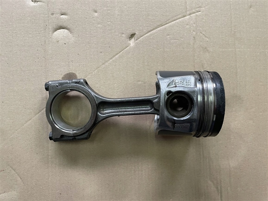 фото №1, Поршень + шатун renault trafic iii 3 1.6 dci 14-19r 2016r