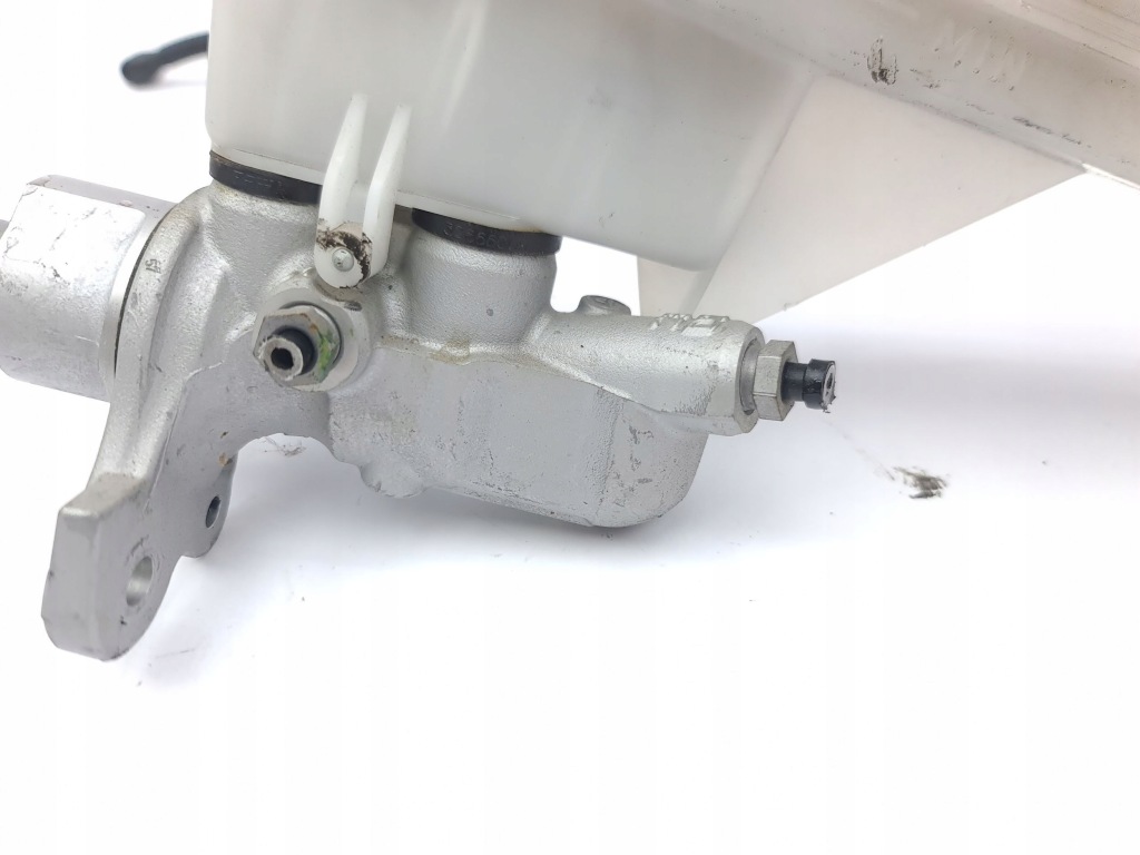 Infiniti q30 насос тормозная 2016 a2464300302 с Разборки