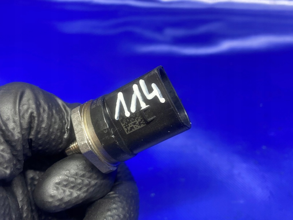 Датчик давления топливной  vw golf vii skoda seat audi 1.2 tsi cjz 06j906051f Киев