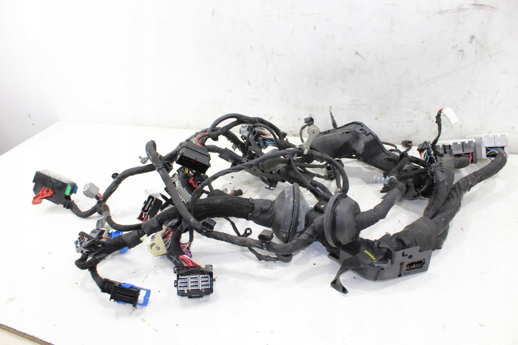 фото №10, Jeep cherokee kl 19- 3.2 жгут отсек двигателя