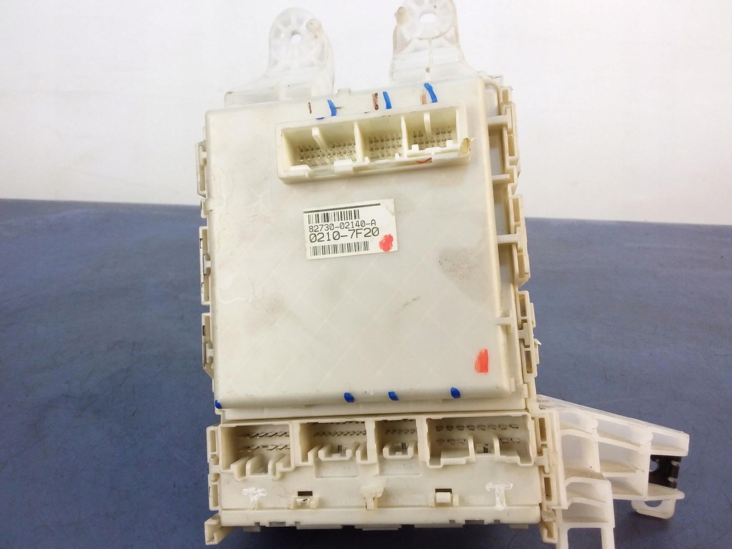 фото №4, Toyota auris i коробка запобіжників 82730-02140a