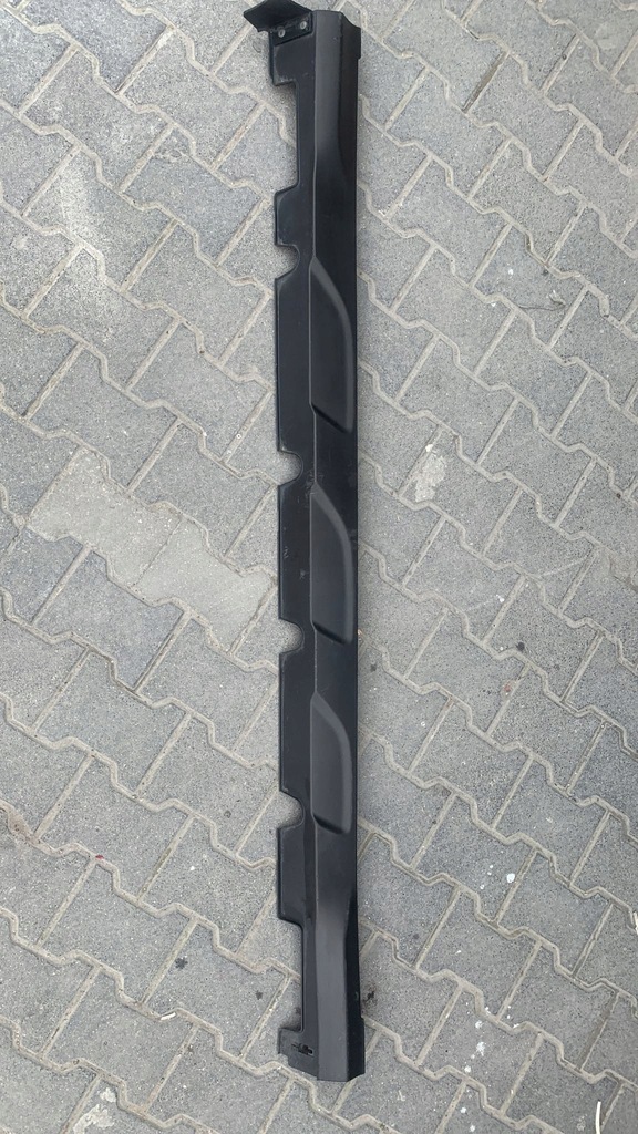 фото №1, Hyundai kona 2018- накладка порог правая