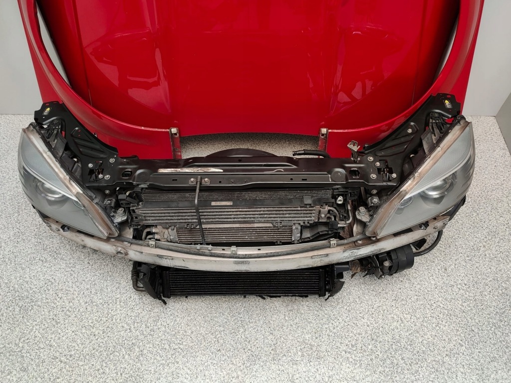 Mercedes w204 c63 amg бампер решётка радиатора усилитель фары с Разборки