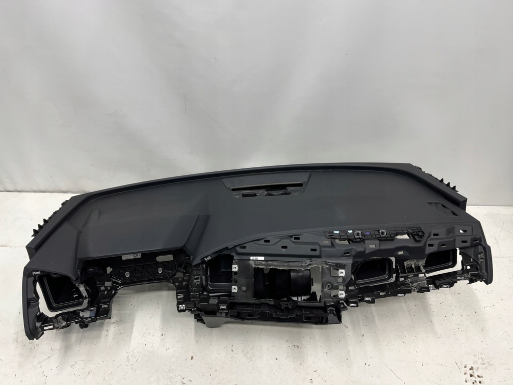 фото №1, Audi q4 e-tron панель приладів консоль оригінал 89b857001