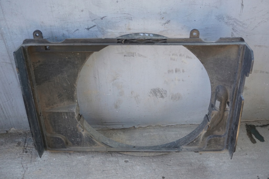 Nissan navara d22 корпус накладка вентилятора радіатора 2,5 dci 00-05r Недорого