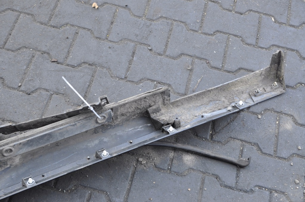 фото №2, Lexus gs iii 450h накладка порог правая 212