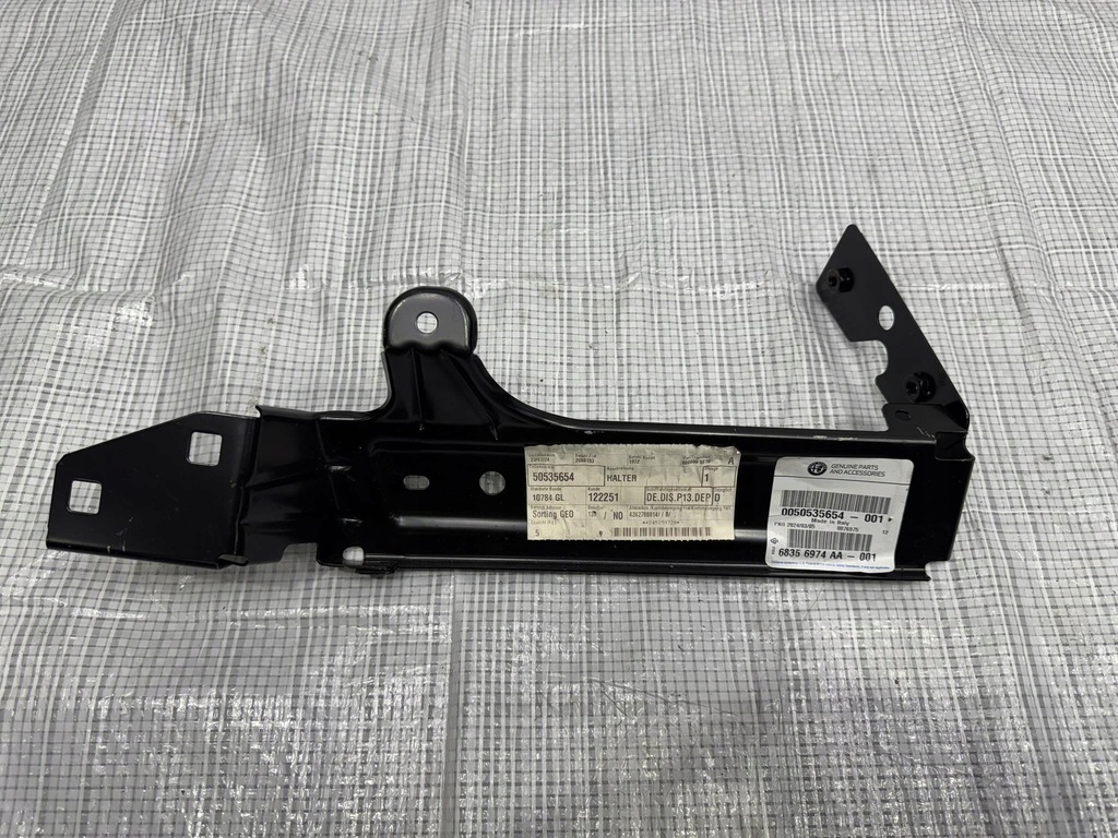 фото №1, Кронштейн крила alfa romeo stelvio 50535654