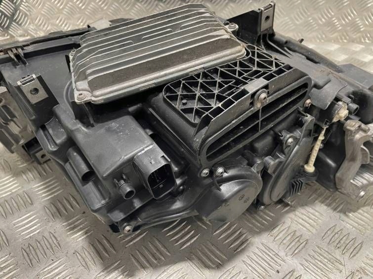 фото №15, Лампа адаптивный led комплектная левый перед bmw f10 f11 lci lift 7352481