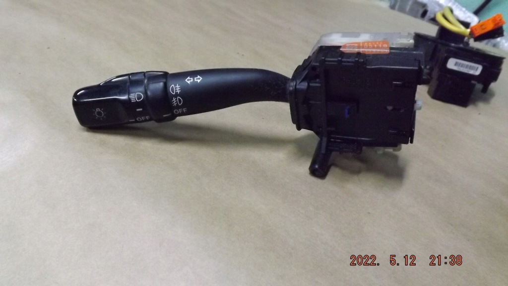 фото №1, Toyota corolla verso ii 06r переключатель света