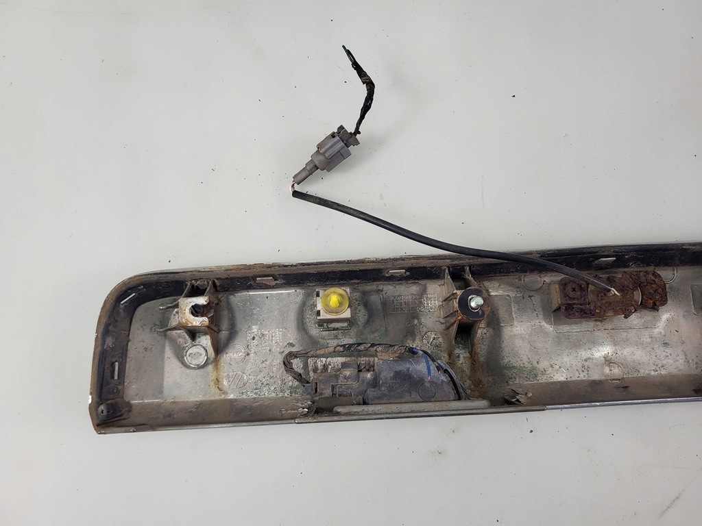 фото №13, Nissan pathfinder r51 lift накладка кришки багажника лампа номерного знака хром