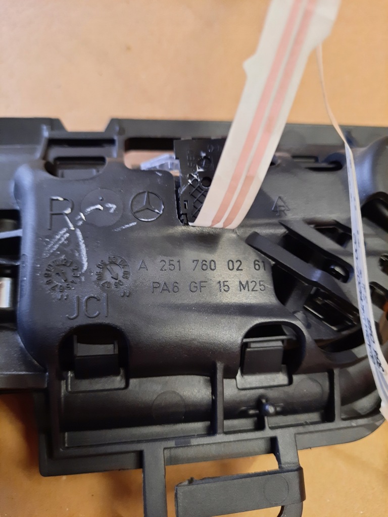 фото №2, Ручка внутренняя правый перед mercedes w251