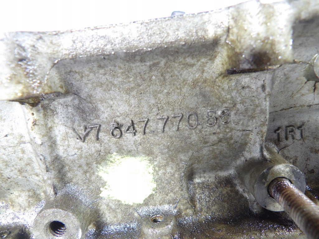 Peugeot 508 1 рестайлинг  1.6thp поддон масляная алюминиевая v764777080 в Украине