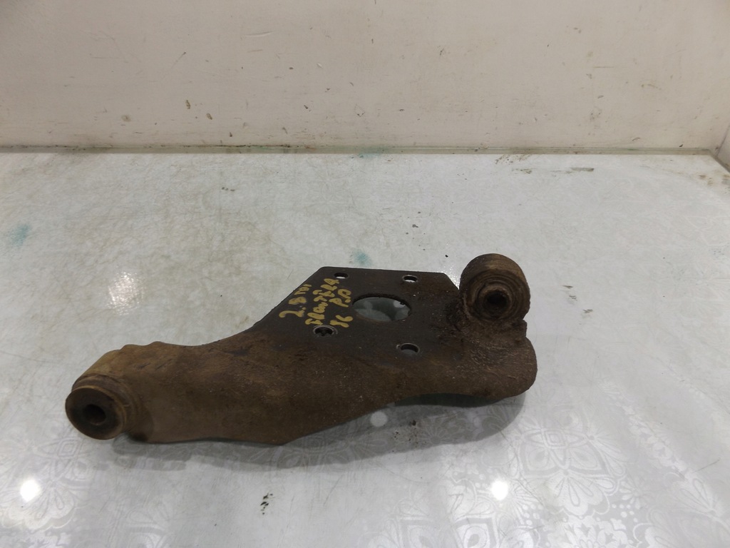 фото №1, Frontera a 2,8td кронштейн мост правый перед