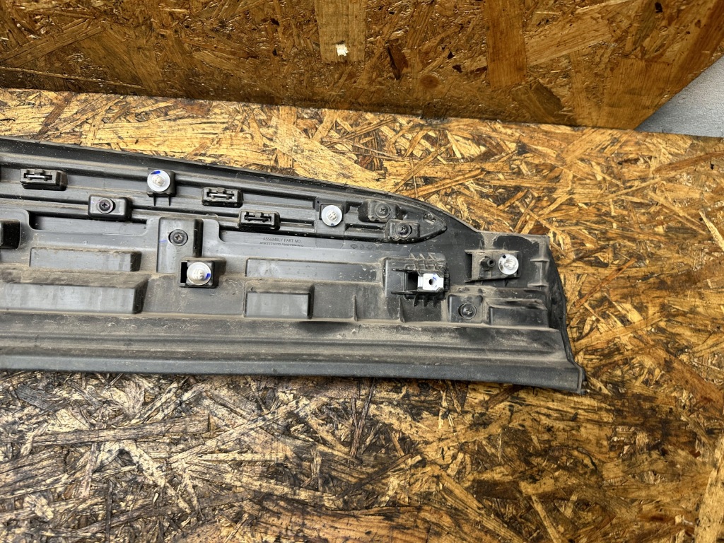 Молдинг дверь левый перед renault arkana 808777197r с Разборки