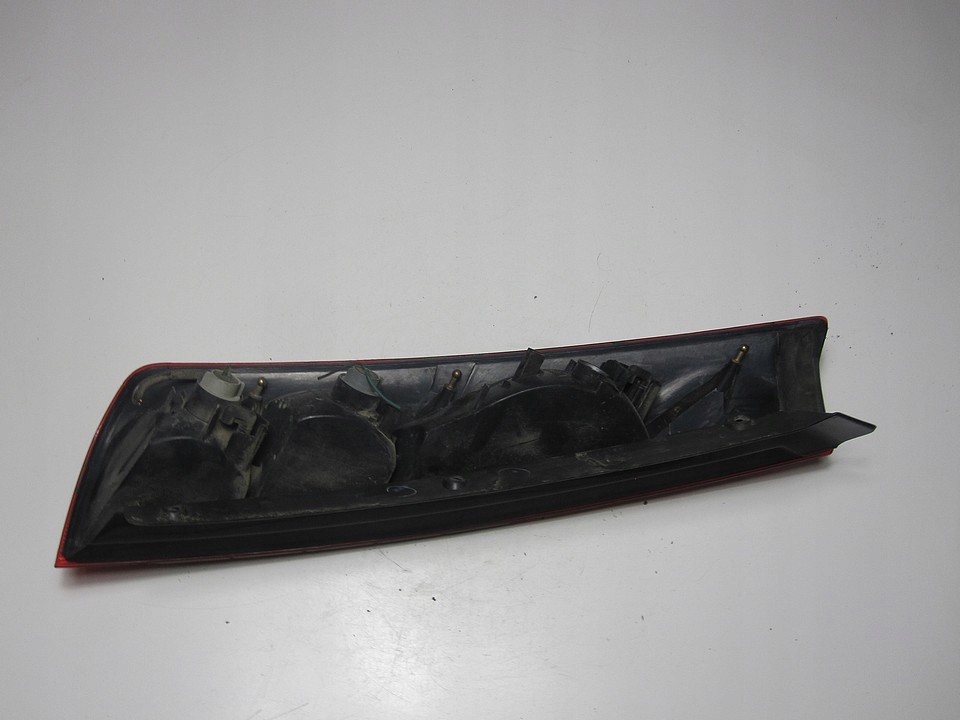 фото №8, Лампа задня права mitsubishi space runner 99 214