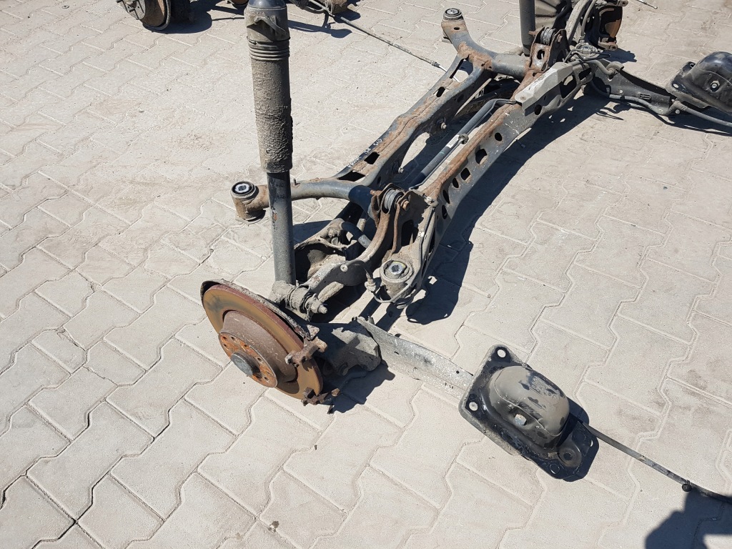 фото №5, Vw passat b8 14r- балка підвіска задня