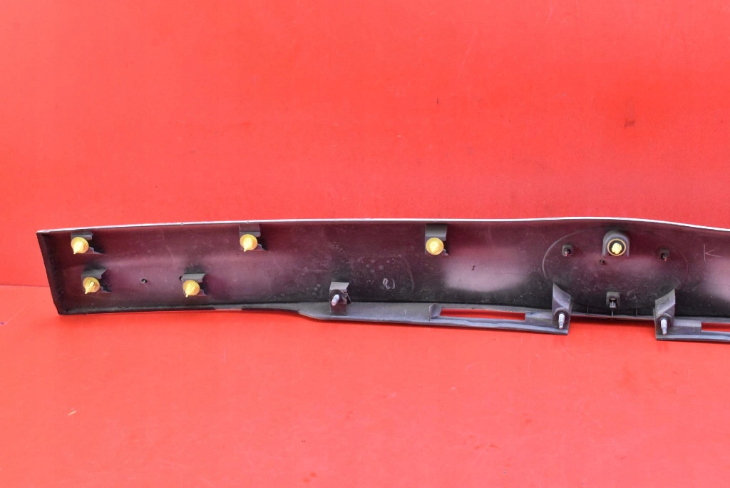 Накладка задній задня 070 76801-47070 toyota prius 3 xw30 09-11 Ціна