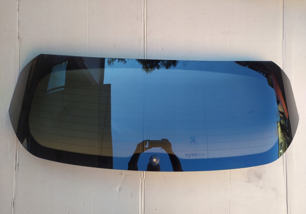 фото №1, Peugeot 2008 i скло кришки багажника