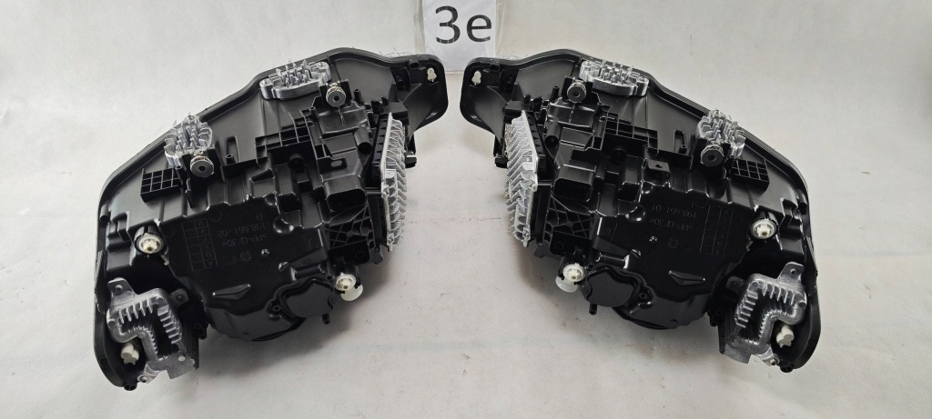 Bmw f30 f31 рестайлинг  lci shadow line full led комплект левая правая Оригинал