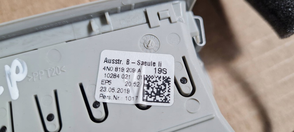 фото №9, A7 c8 4k решётка обдув стойка левая серебристый księżyc 4n0819209a a6 c8 4k