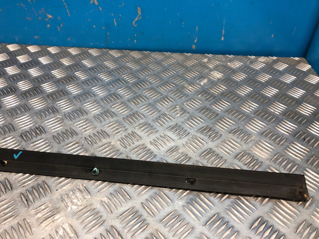 Mercedes sl r107 молдинг двері лівий перед ліва передня Київ