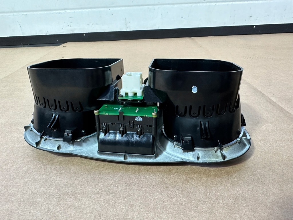 фото №12, Решётка обдув средняя, центральная, воздуховод mercedes sl r230 zu, europa