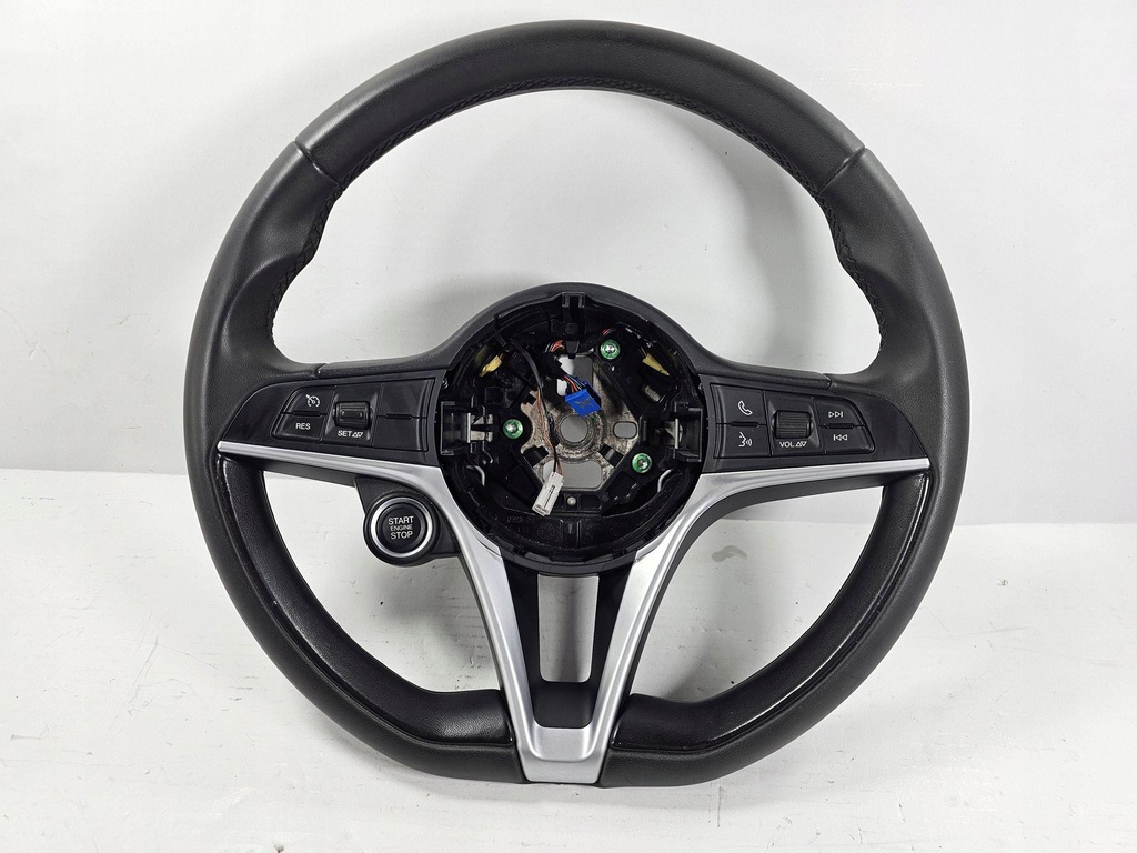 фото №1, Alfa romeo stelvio giulia повітропровід шкіра мультифункція круїз-контроль старт-стоп