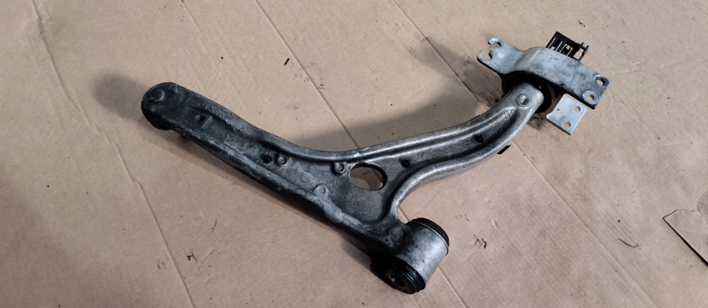 фото №4, Важіль лівий передній перед mercedes b-klasa w246 a2463304700