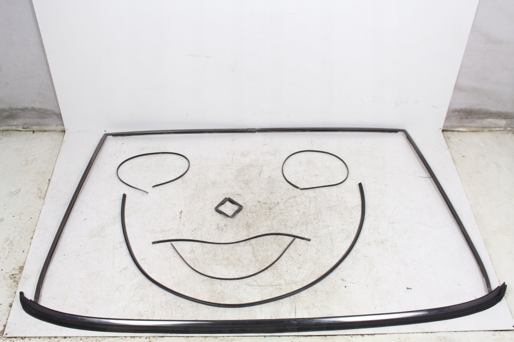 фото №1, Молдинг накладки стекло задняя mercedes w140 s600 1991