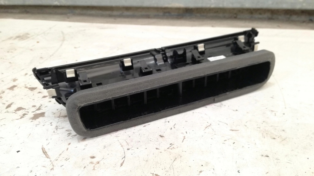 фото №3, Vw t-roc lift решётка воздуховод средний 2ga819728g