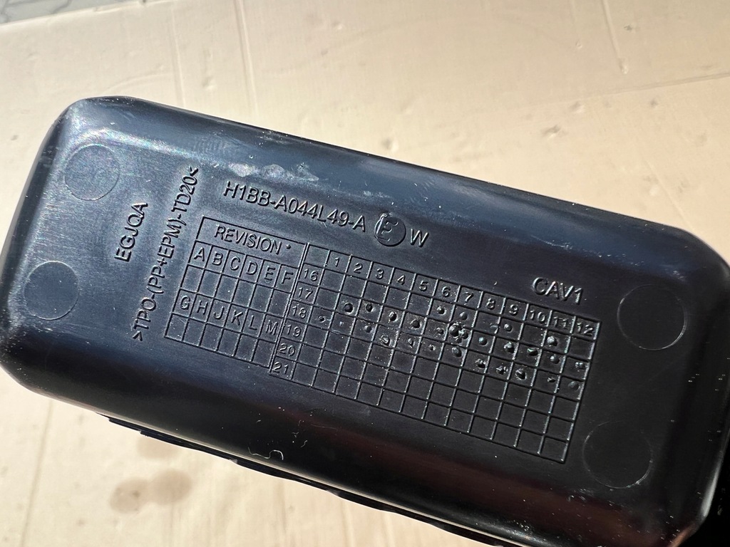 фото №12, Fiesta mk8 puma mk2 ii чохол гальма ручного